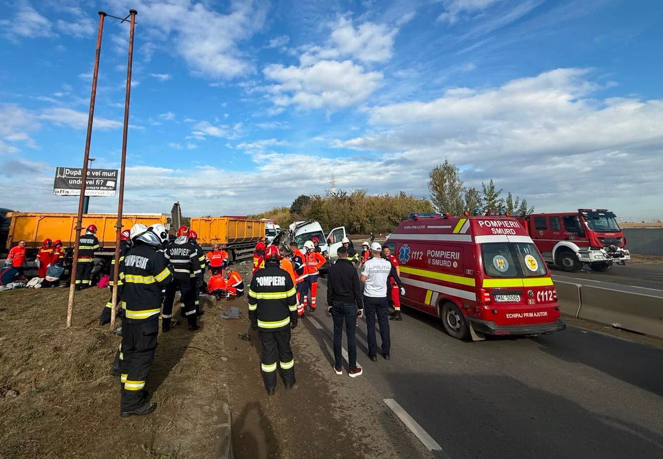 accident cu doi morti si 18 raniti
