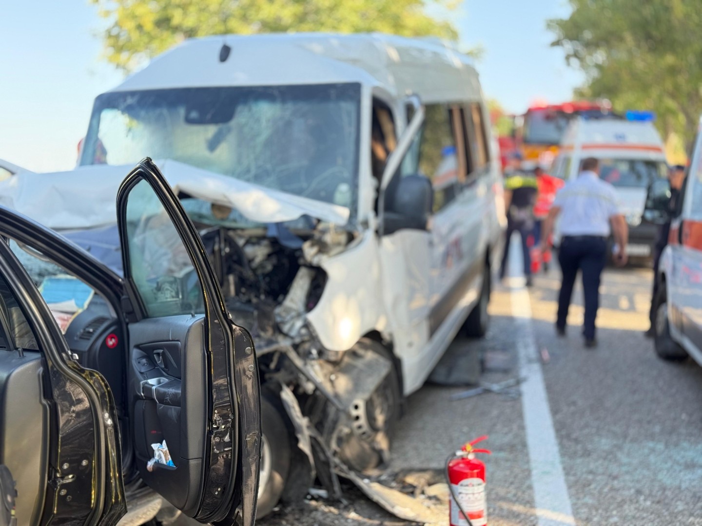 Șoferul microbuzului în stare critică adus la Urgențe, alți doi pasageri răniți grav