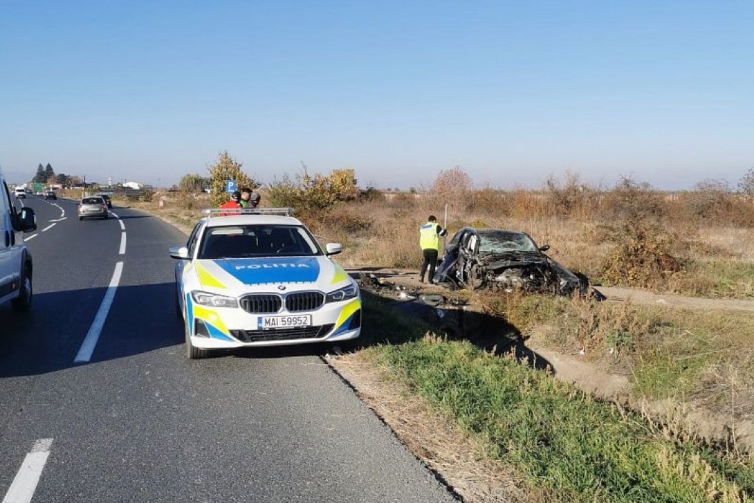 Tânăr din Botoșani, în stare gravă la spital după ce a intrat cu mașina într-un cap de pod