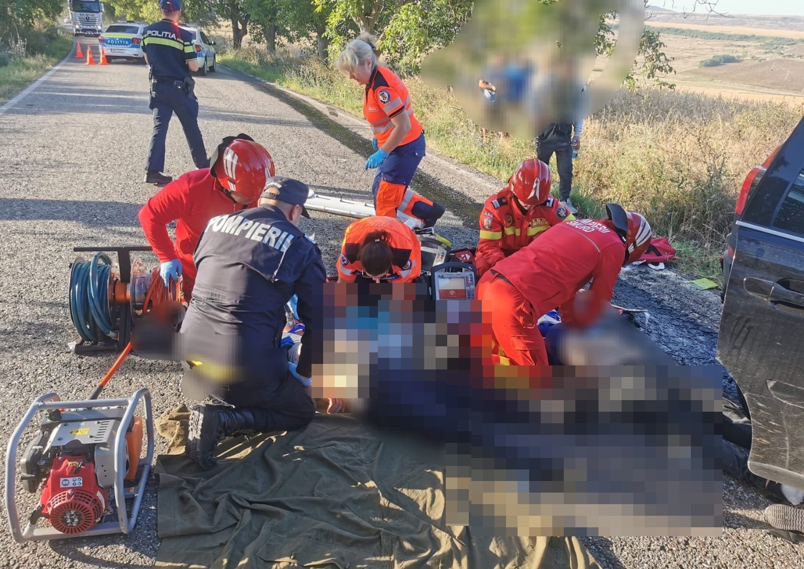 Trei morți în accident, șapte persoane duse la spital, s-a solicitat și elicopterul SMURD 