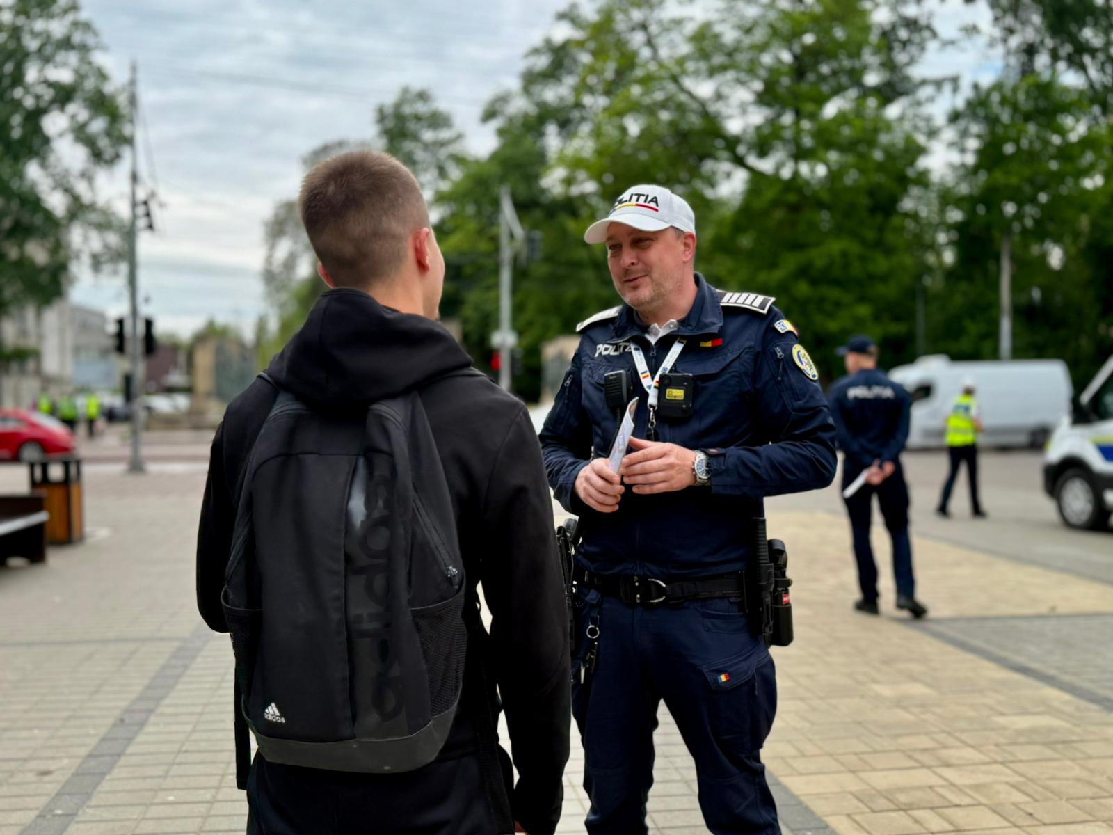 RAZIE a polițiștilor rutieri: Bicicliști, șoferi și botoșăneni pe trotinete amendați  