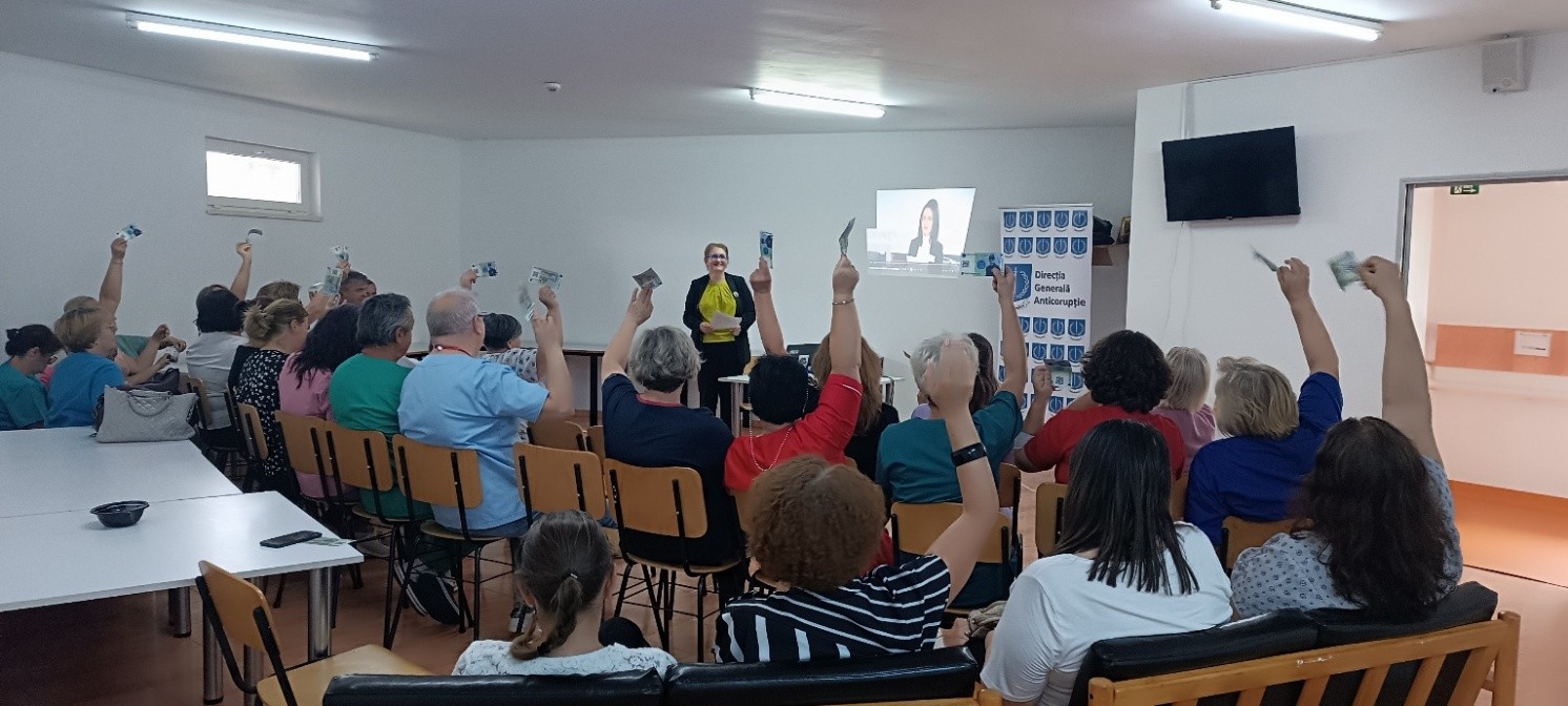  Ofițerii „Anticorupție” au ajuns la Spitalul Județean 