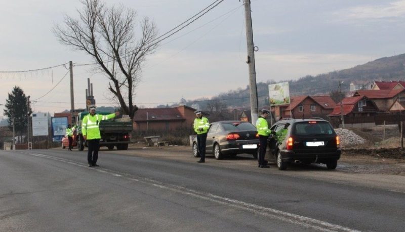 Verificări riguroase pe drumurile Botoșaniului: Zeci de mașini trase pe dreapta de polițiștii Biroului Județean de Transporturi