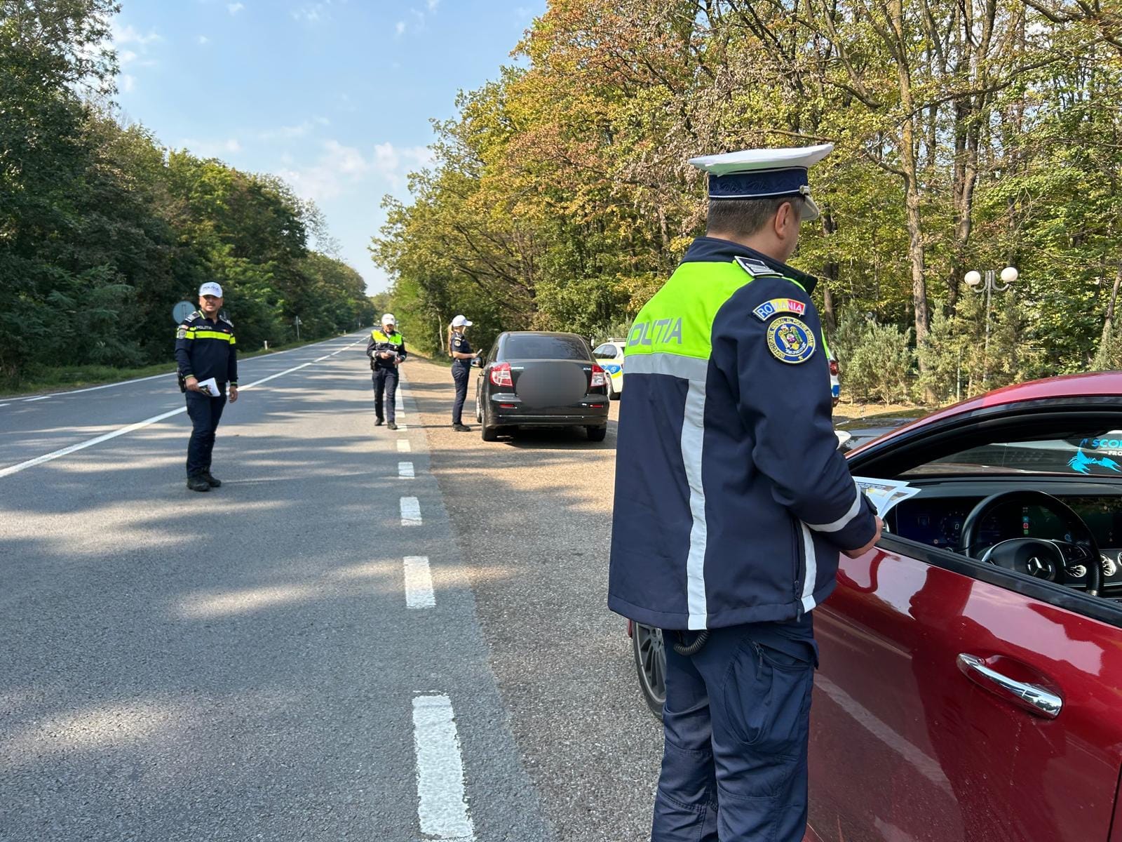 Amenzi usturătoare și permise reținute în miez de zi, la Botoșani