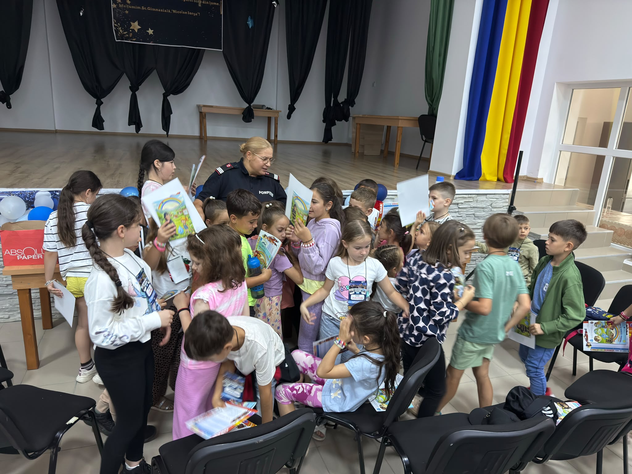 Zeci de copii au învățat de la pompieri să acorde primul ajutor 