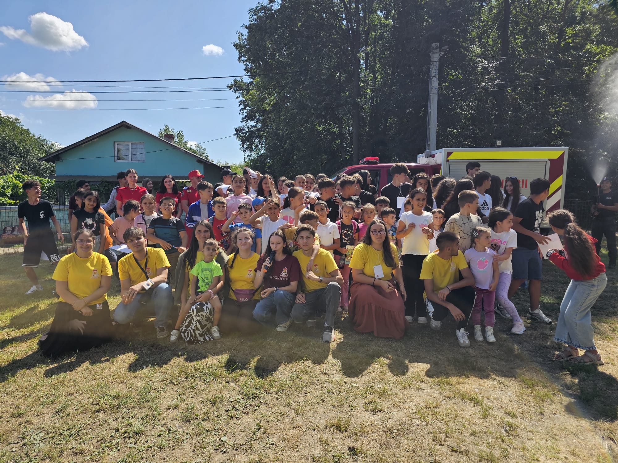 Activitate de suflet la biserică cu zeci de copii și pompierii botoșăneni