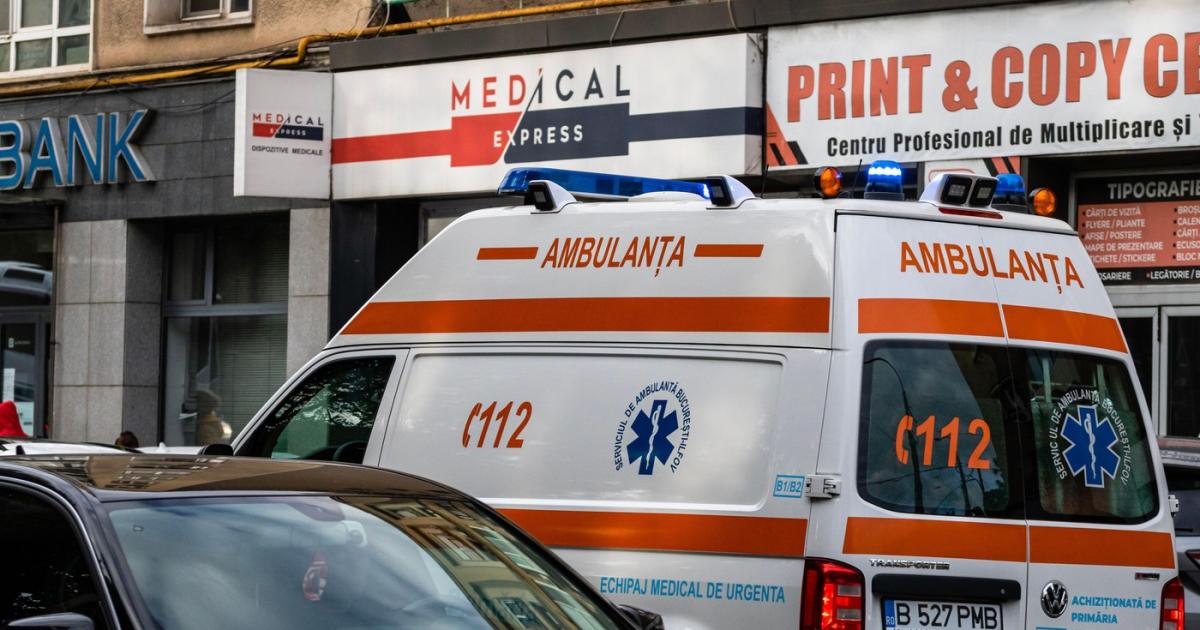 Adolescent de 17 ani mort după o cădere de șapte metri de pe o punte pietonală