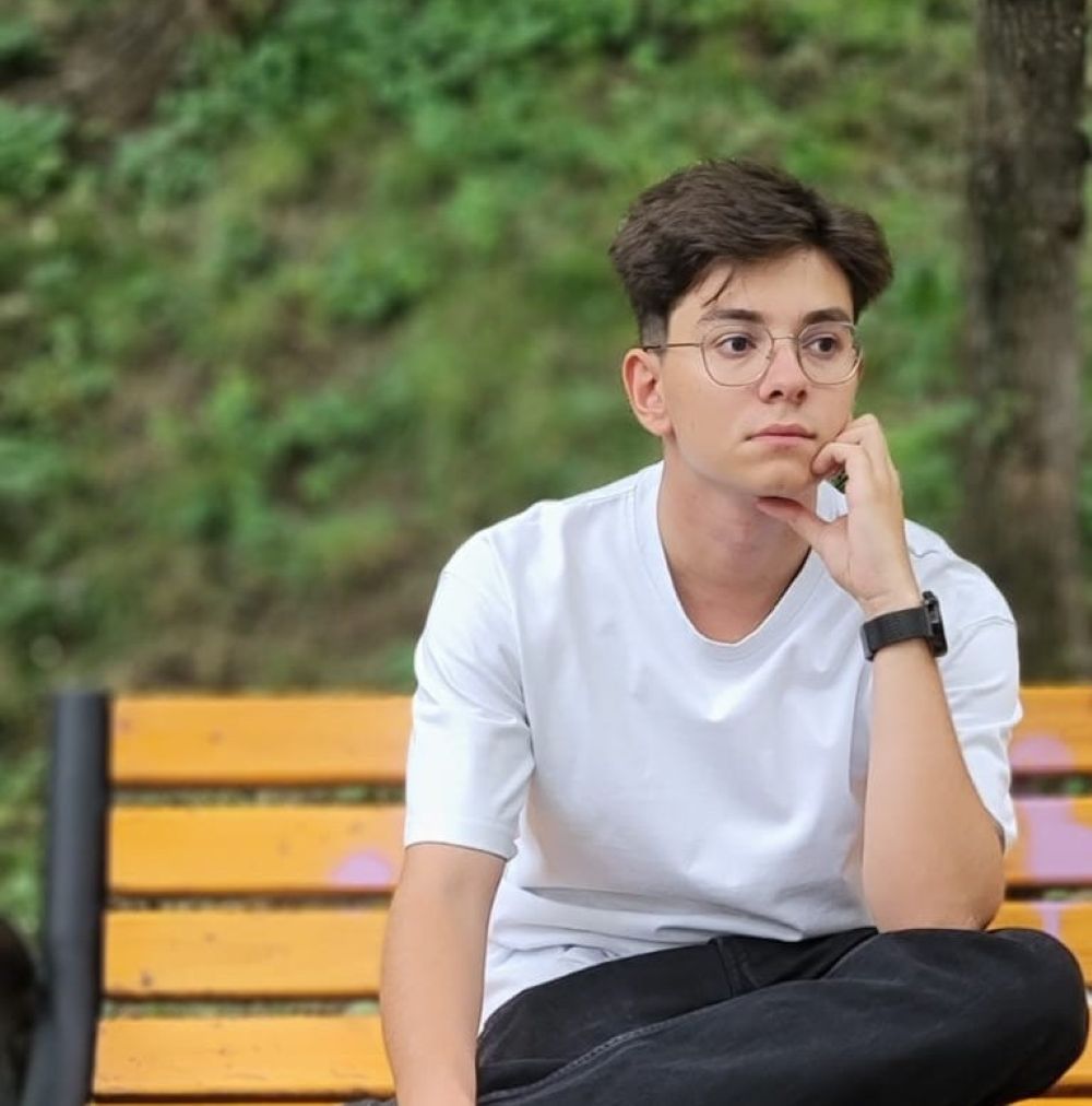 Fiecare bătaie de inimă poate fi ultima: Un tânăr de 19 ani are nevoie de ajutor 