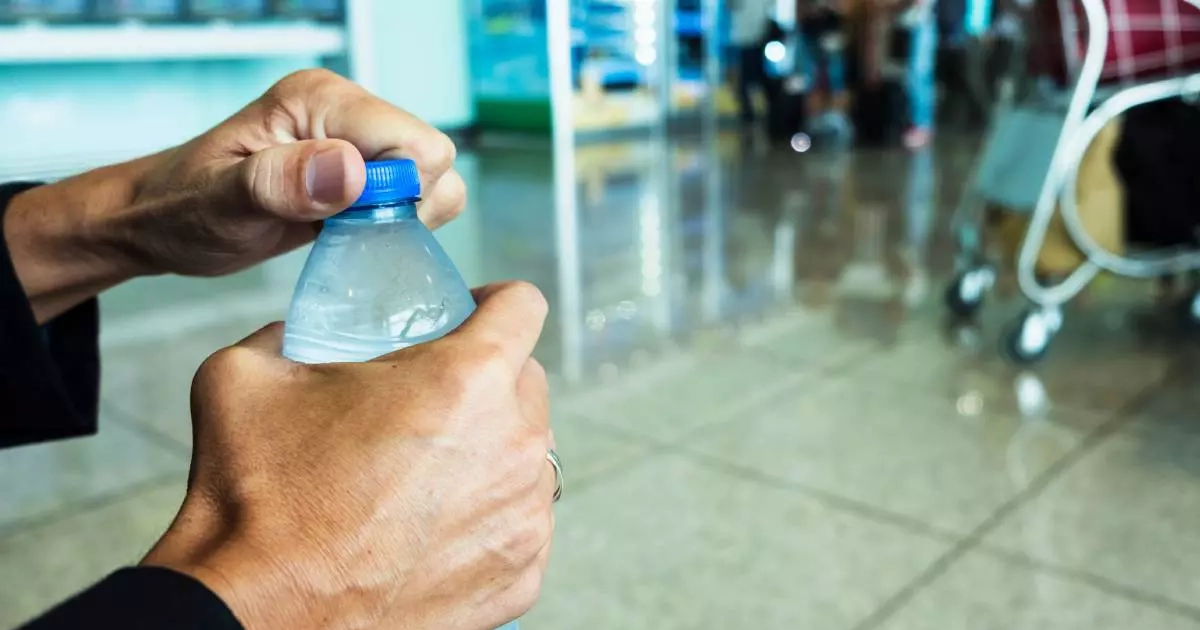 Apă potabilă gratuită la aeroporturile din București 