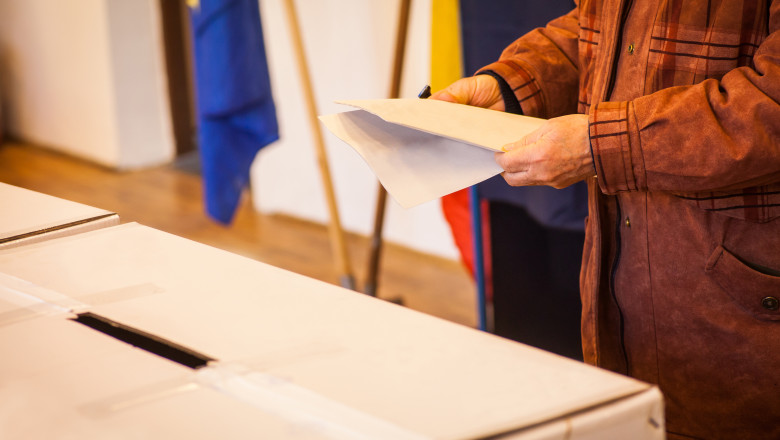 Încă trei ore de vot la Mihai Eminescu: Doar 3.000 de botoșăneni au votat pentru noul primar