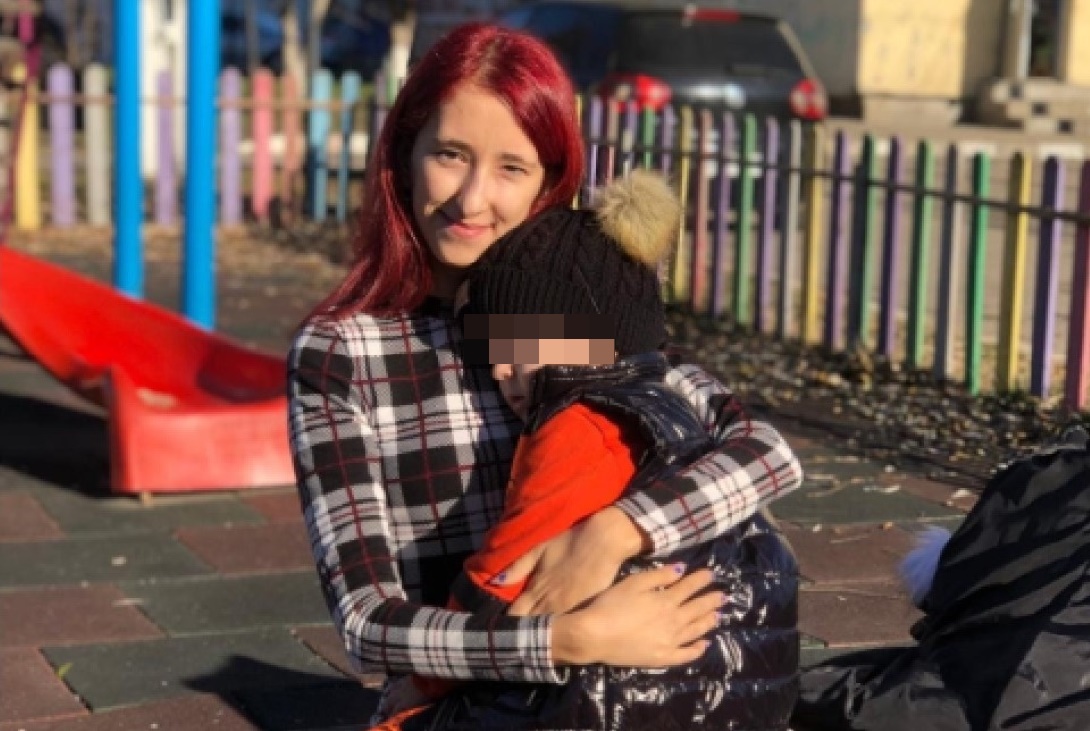 Alexandra, o tânără mamă are nevoie de ajutor: Costurile operației sunt uriașe