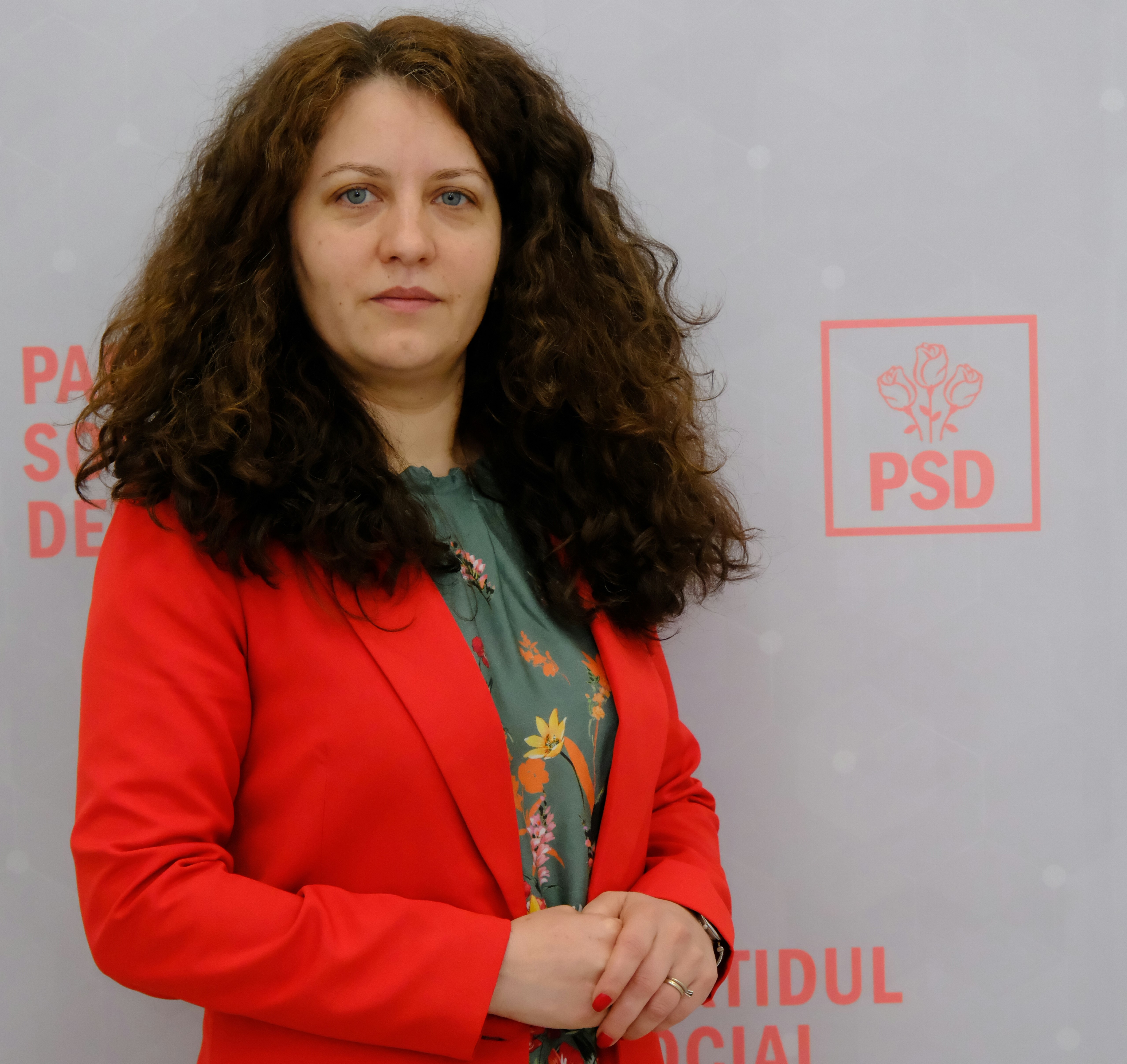 Alexandra Huțu: Unitățile de cult și cele din sistemul de asistență socială pot depune proiecte pentru instalarea de panouri fotovoltaice la Administrația Fondului pentru Mediu
