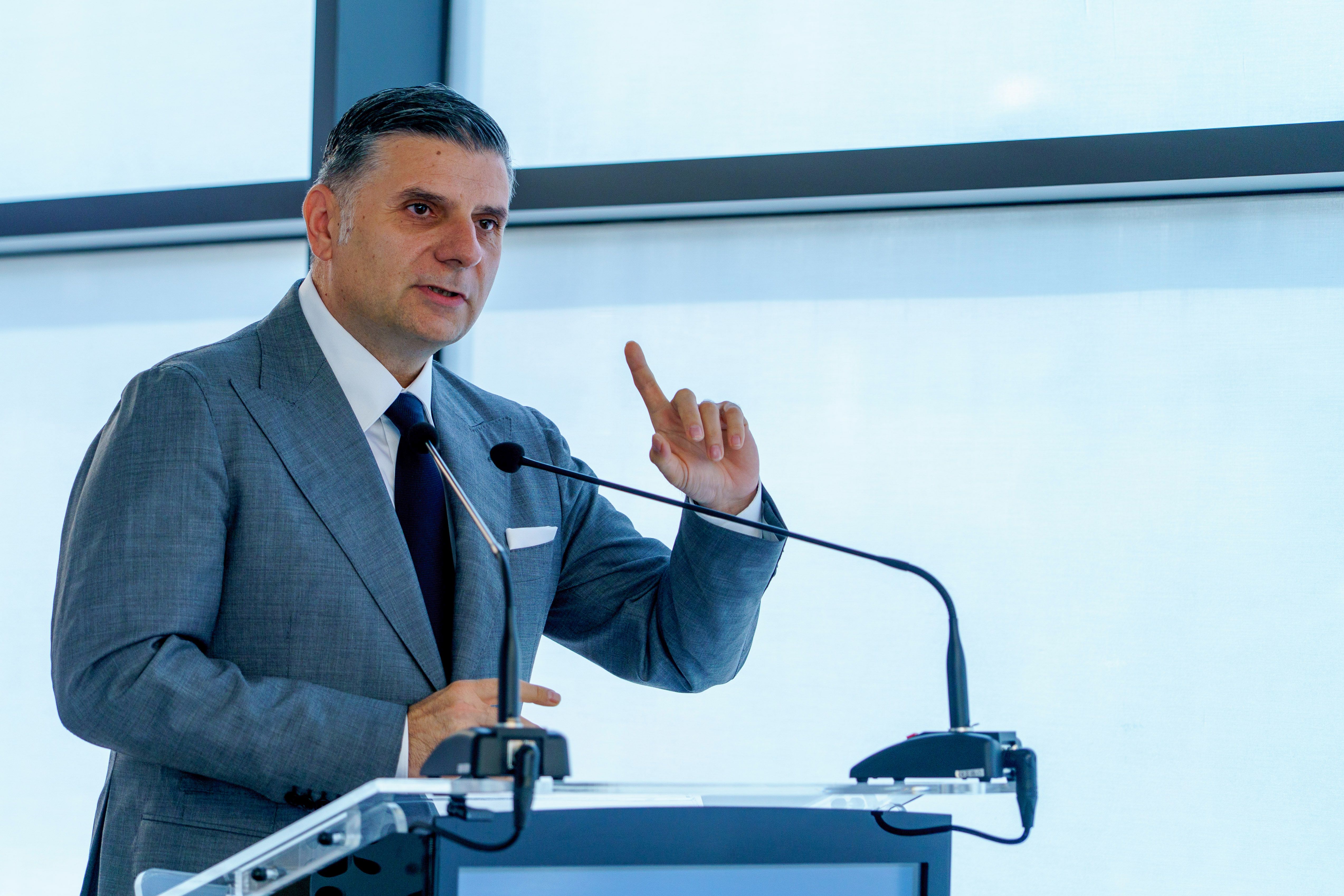 Șefii de la ASF, loviți la buzunar! Salariile, reduse drastic