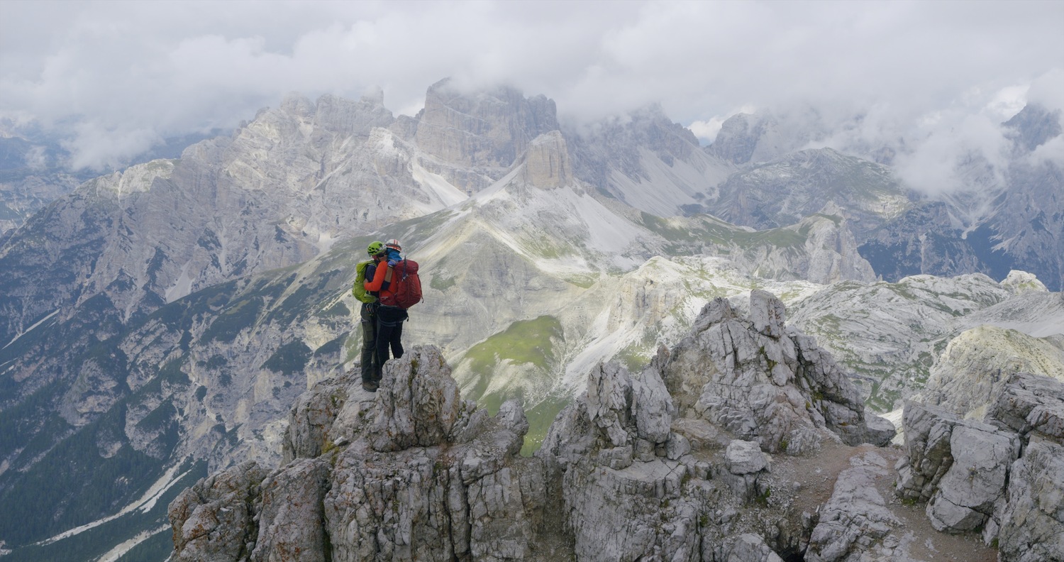 Documentarul despre un alpinist român de 87 de ani și povestea de iubire care sfidează vârsta. Regizorul: „Să avem curajul să ne urmăm visurile până la capăt”