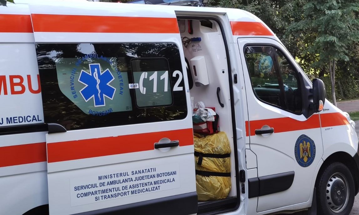 Un botoșănean a tras de volan să evite o tamponare și a rănit două femei