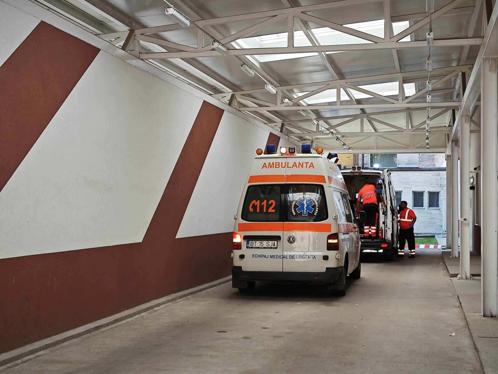 Botoșănean înjunghiat în piept pentru o bucată de pământ 