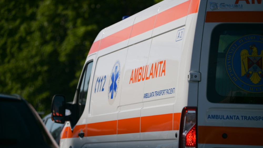 Un botoșănean supărat pe soție, oprit de polițiști în trafic și internat în spital