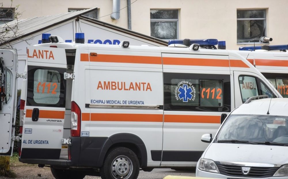 Un șofer din Botoșani a lovit un bărbat care traversa strada prin loc nepermis 