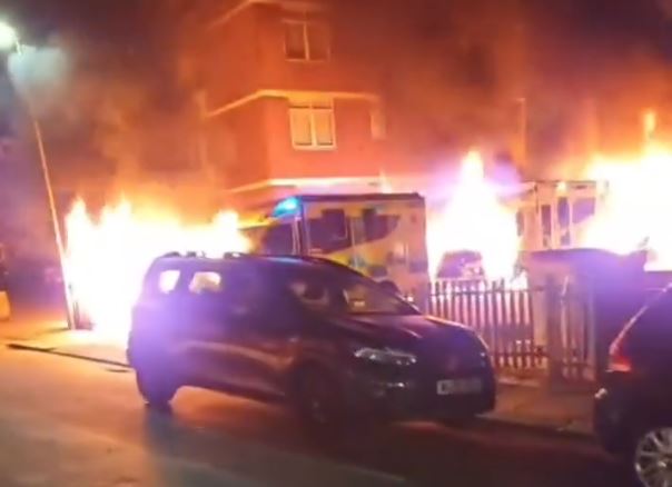 VIDEO: Patru ambulanțe ale unei comunități evreiești, incendiate la Londra. Atacul, considerat infracțiune antisemită