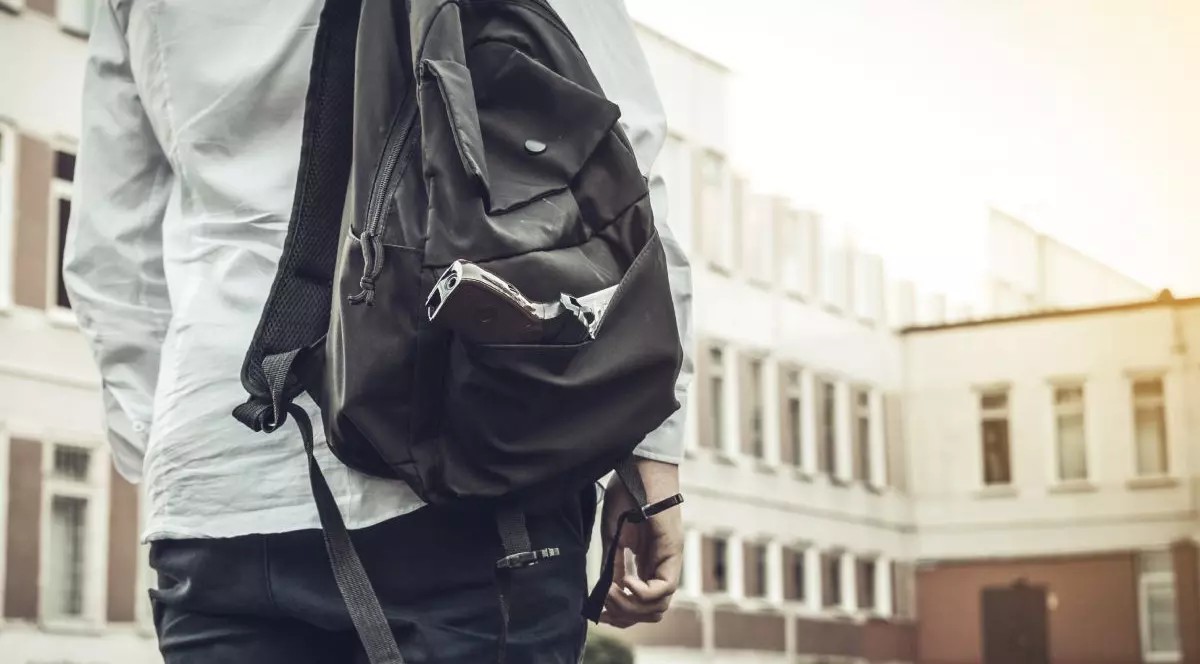 Alertă în mai multe școli și spitale după un email șocant de amenințare: Voi provoca un adevărat masacru