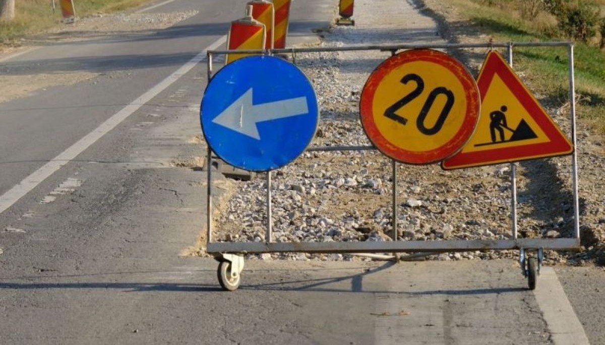 Amenzi de 30.000 de lei date de polițiști pentru lucrările care încurcă traficul de pe șosele