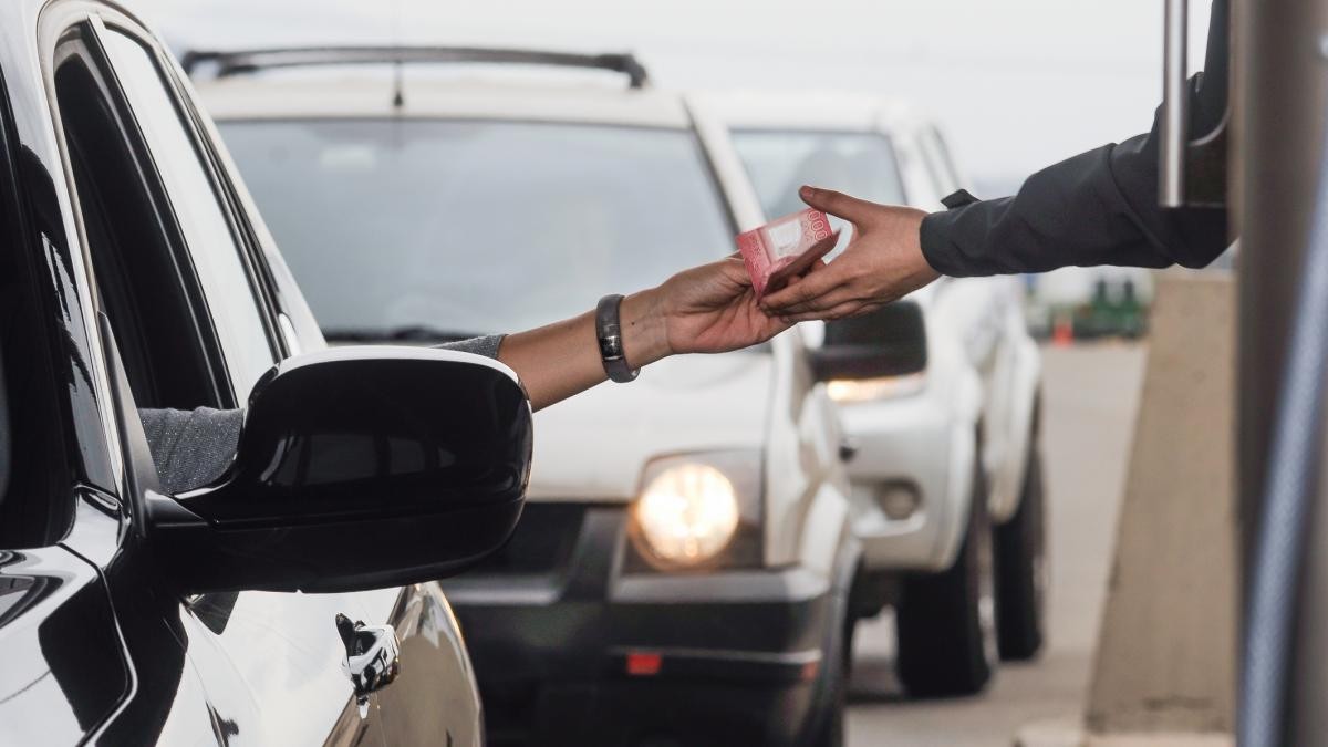 Cât va costa rovinieta de la 1 septembrie și ce amenzi riscă șoferii care circulă fără ea