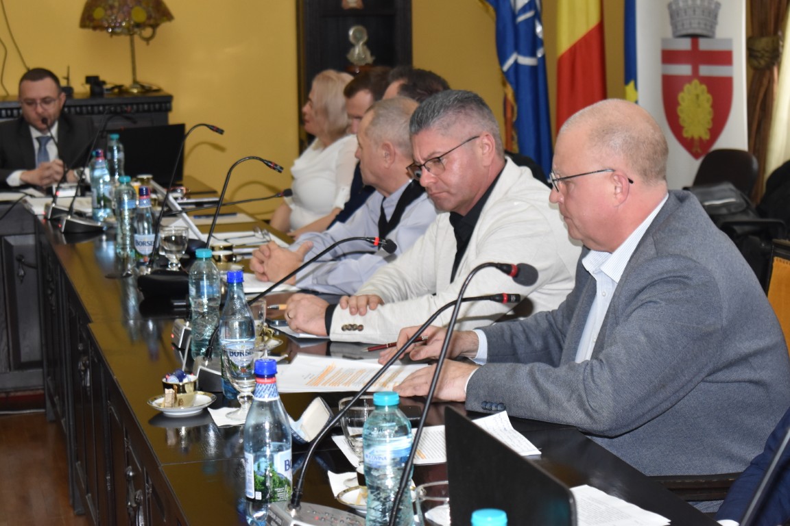 Botoșănenii dintr-o zonă a orașului au făcut solicitare la Primărie ca „să scape” de un sens unic – VIDEO 