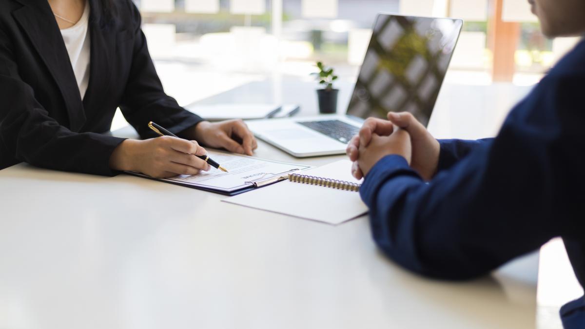 În plin proces de restructurare, Consiliul Județean... angajează – LISTA 