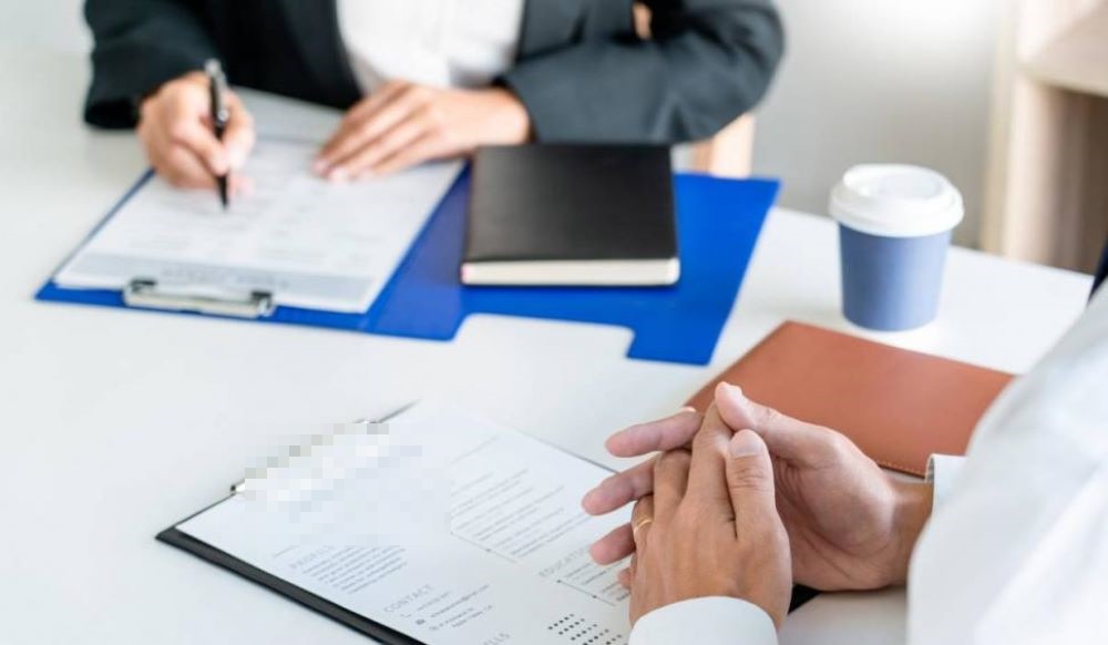 Doar 9 posturi disponibile pentru botoșănenii cu facultate – LISTA locurilor de muncă 