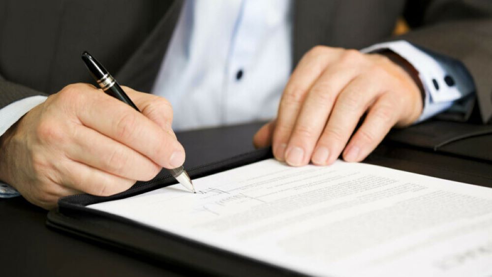 Sute de posturi disponibile la stat și în privat – LISTA locurilor de muncă