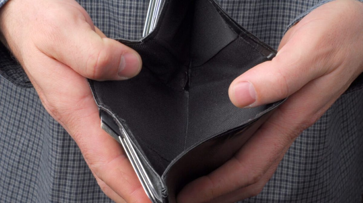 angajati fara salarii.