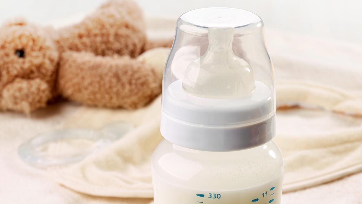 Nestle România extinde retragerea de la comercializare a două loturi de formulă de lapte pentru sugari