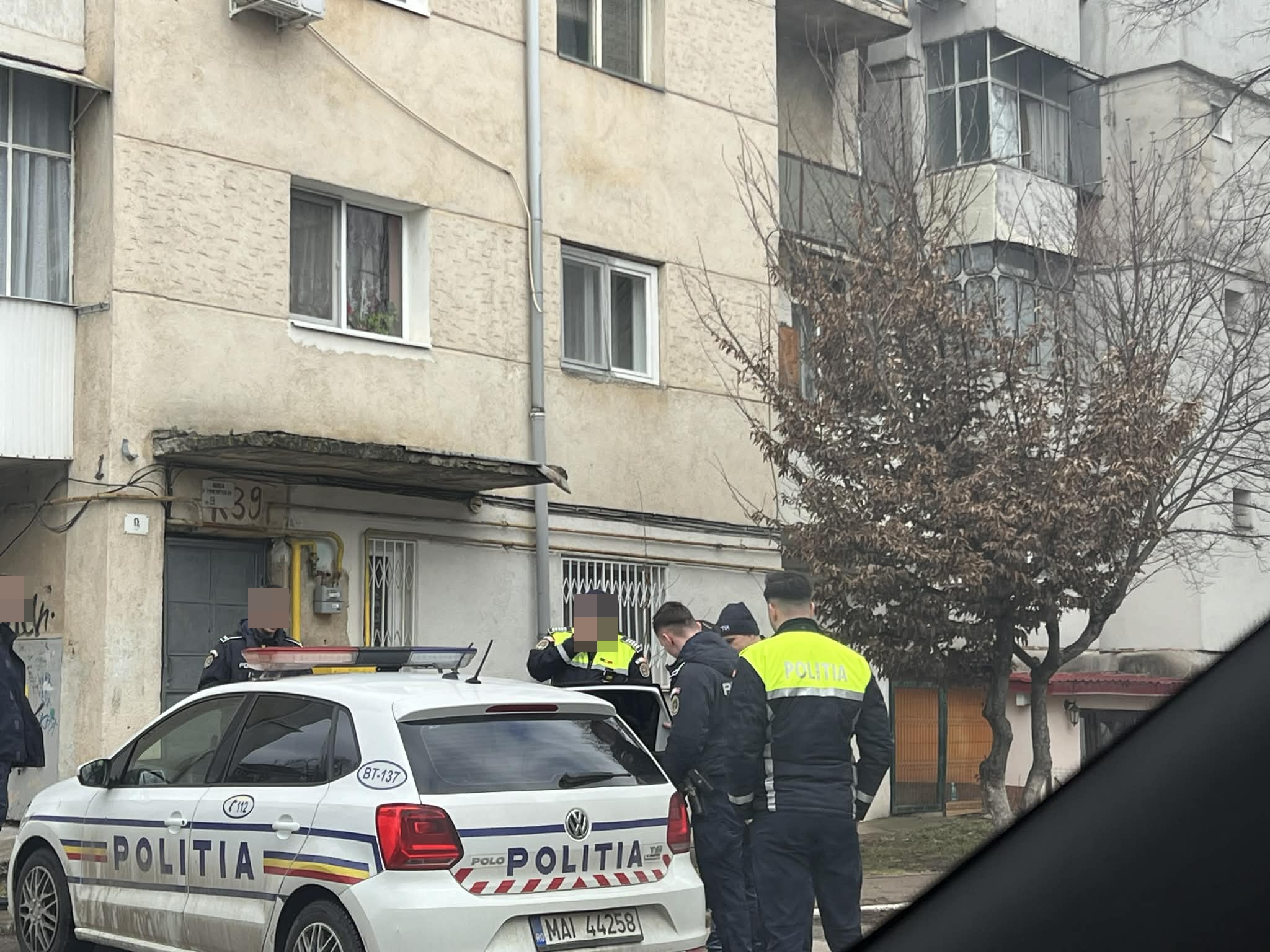 Bărbat din Botoșani, săltat de șase polițiști după un val de alarme false