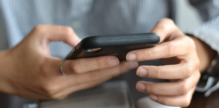 Ministerul Justiției vrea restricții online pentru minorii sub 16 ani: Schimbări majore analizate