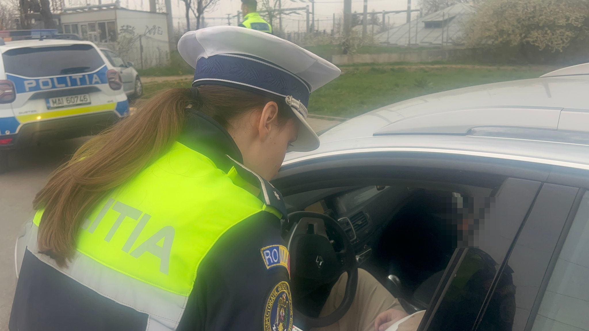 La Botoșani: Polițiștii au găsit prin aplicația e-DAC doi dispăruți și o persoană căutată în toată lumea 