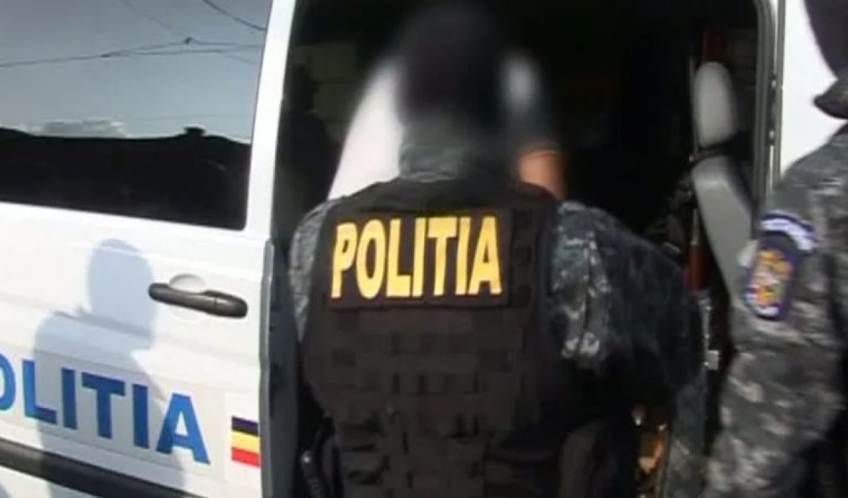 Bărbat arestat după ce și-a bătut joc de o femeie cu infirmitate la ambele brațe - VIDEO