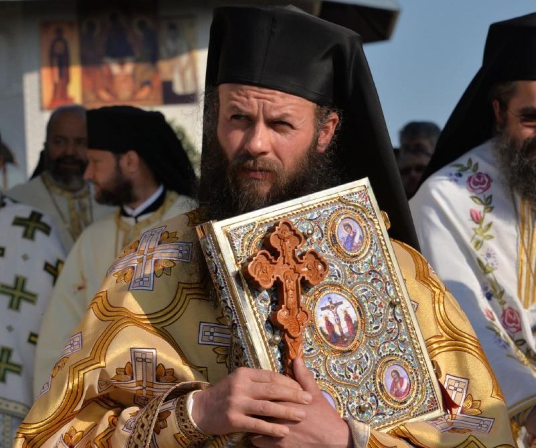 Hram la Biserica Uspenia, slujbă oficiată de starețul Mănăstirii Popăuți – PROGRAMUL liturgic
