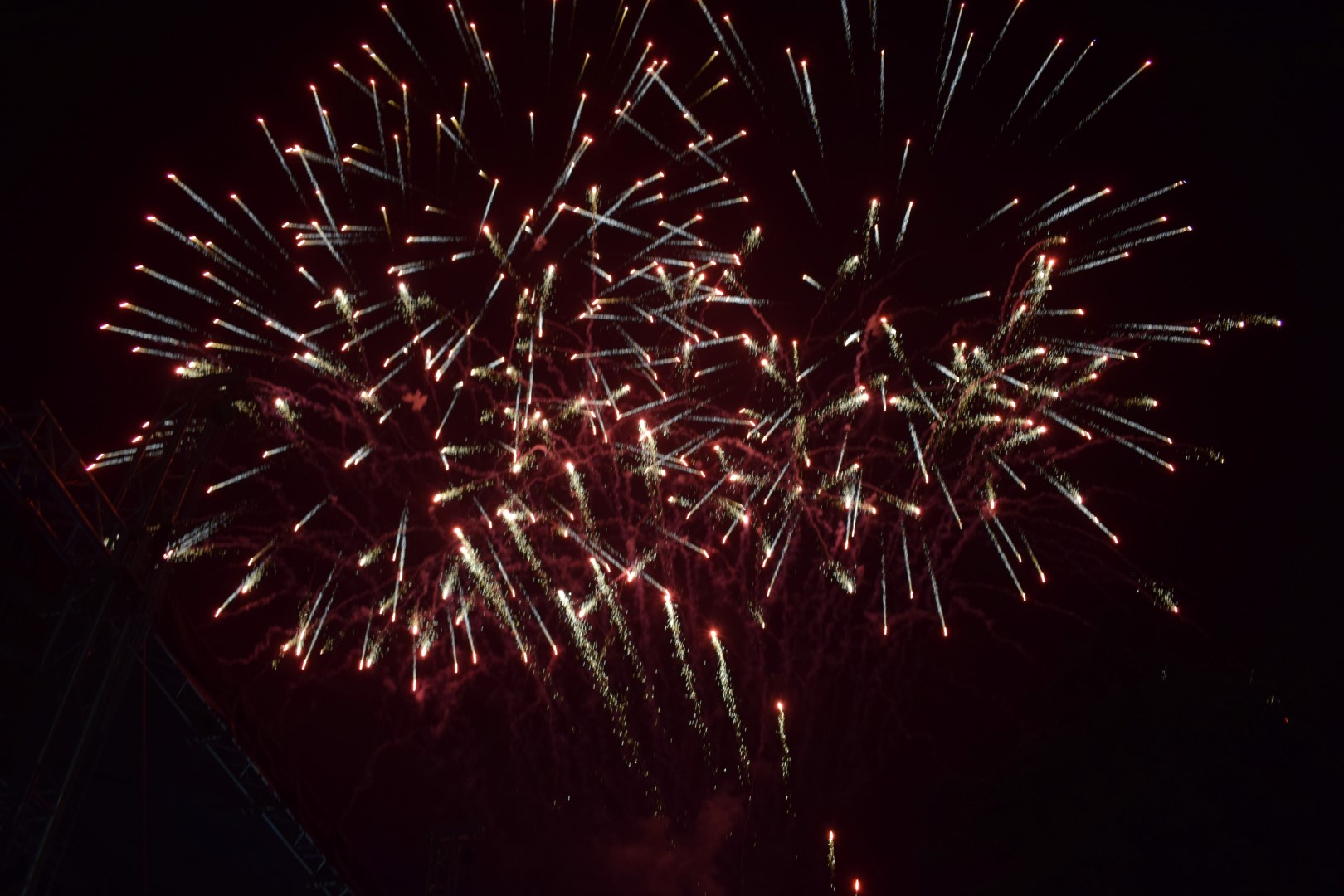 Suceava și alte orașe renunță la focurile de artificii de Revelion