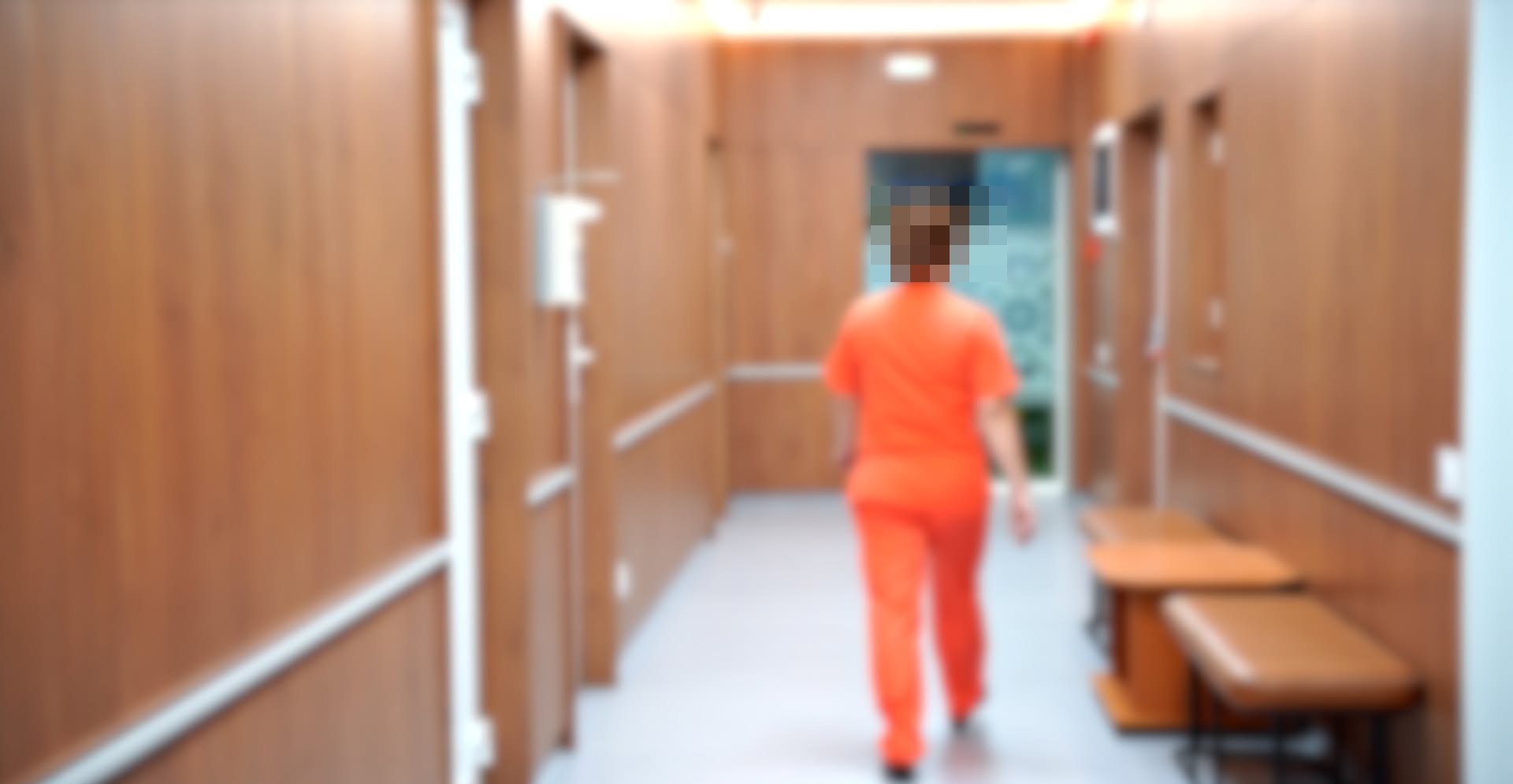 asistenta fura medicamente din spital.j