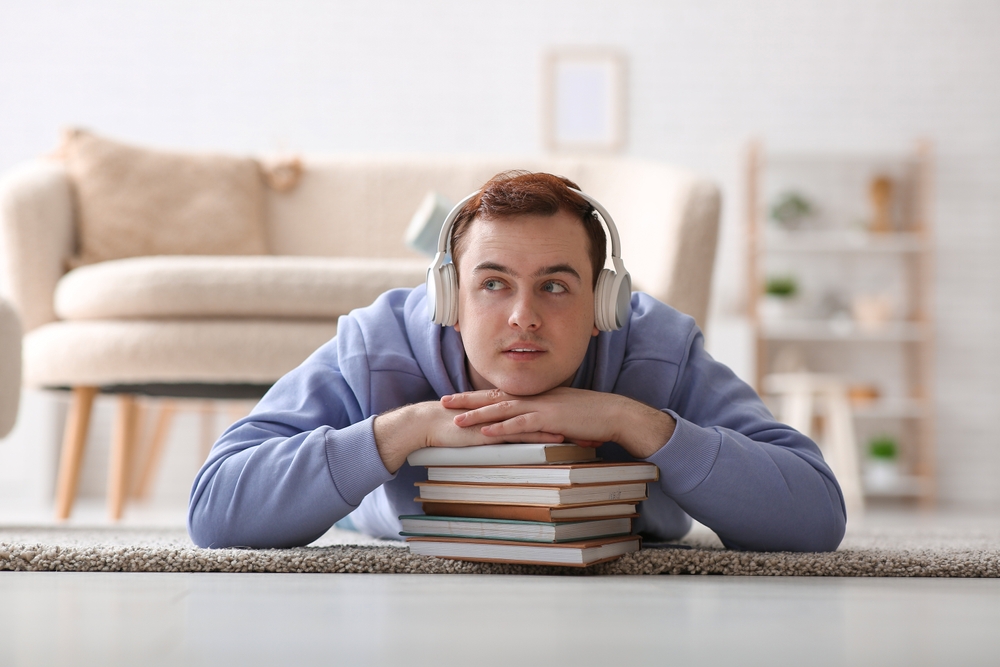 Cititul sau audiobook-urile: Ce este mai benefic pentru creier?