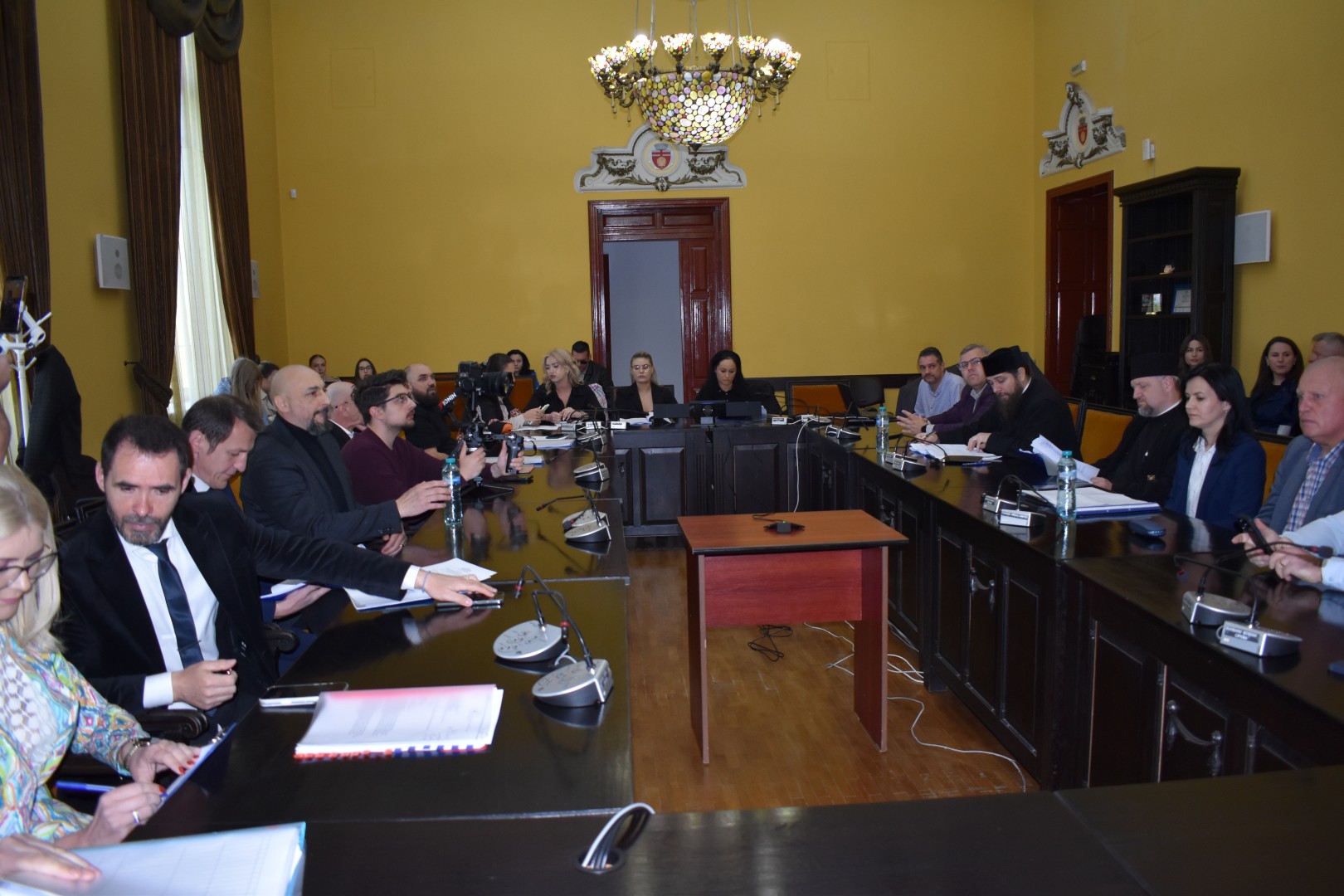 AUR-iștii vor ca sălile de jocuri să fie mutate într-un „mall” la Botoșani: Un mic Las Vegas – VIDEO 