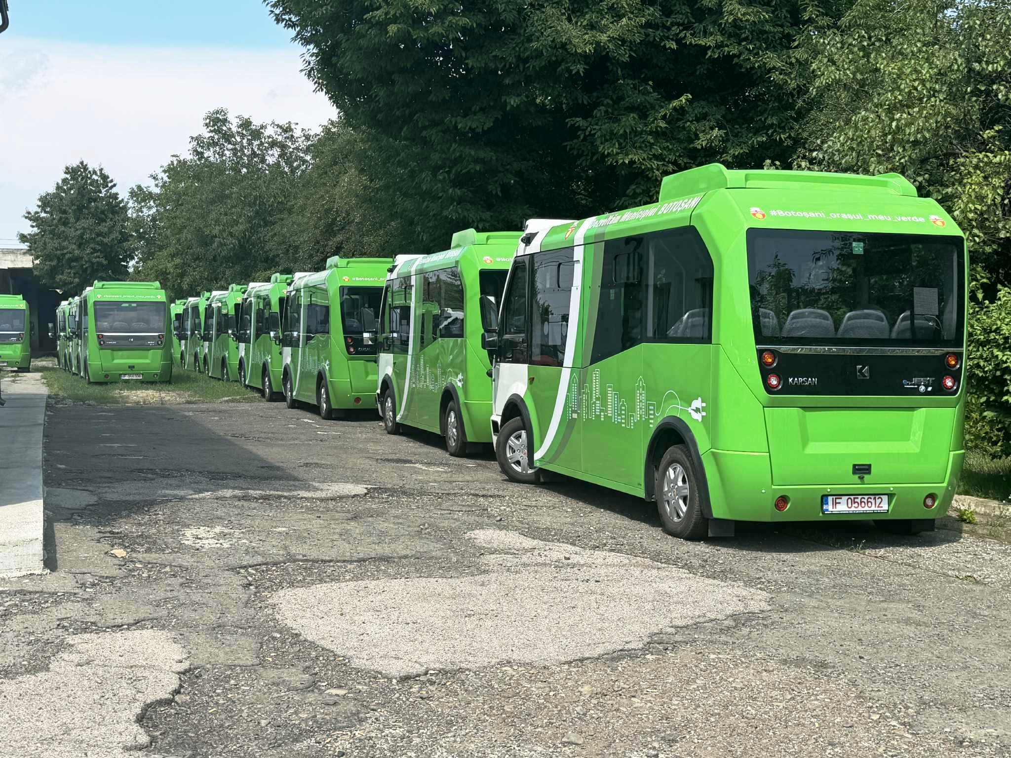 Noi locuri de muncă: O unitate de stat din Botoșani va angaja încă 56 de salariați, majoritatea șoferi pentru microbuze electrice 