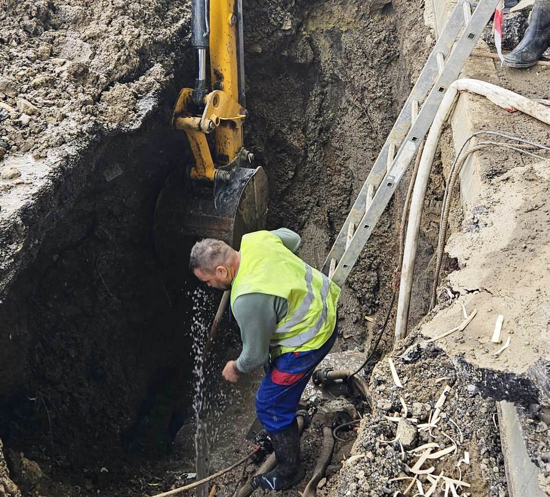 Seară fără apă, avarie masivă în cartierul Bucovina