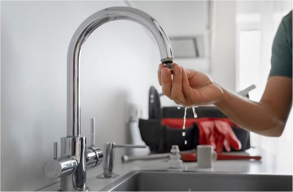 AVARIE de proporții: Mii de botoșăneni lăsați FĂRĂ apă după ce a picat energia electrică la o stație de pompare 