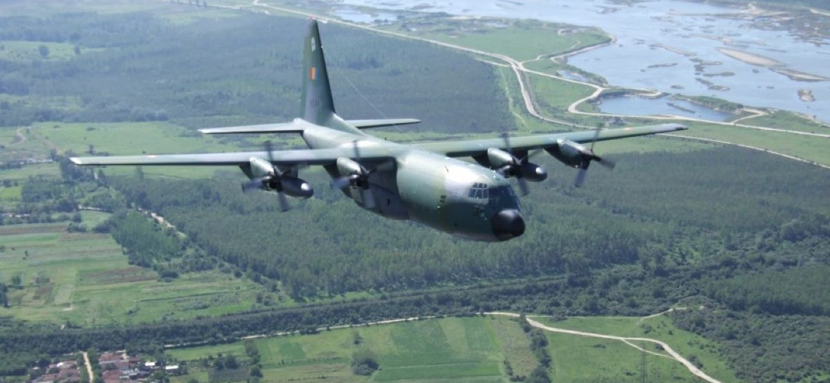 avion militar