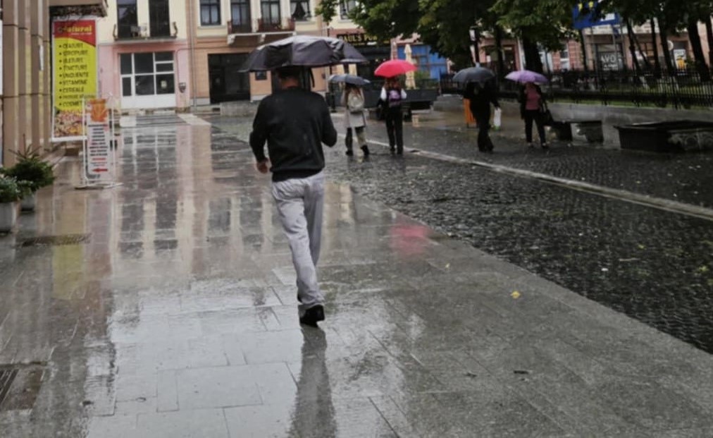 AVERTIZARE de vreme rea : Ploi puternice anunțate de meteorologi
