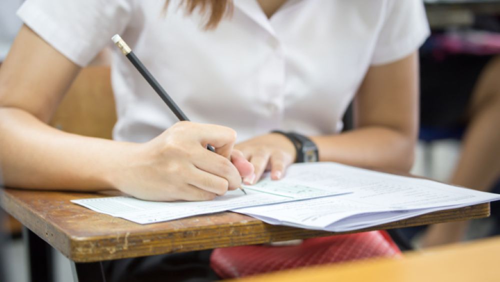 Prima probă de la bac: Zeci de tineri de la Botoșani au lipsit 