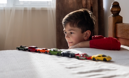 Autismul, tot mai des depistat la copii: De ce sunt băieții mai afectați și care sunt semnele de alarmă