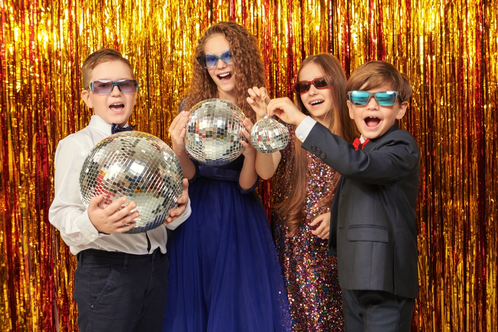 Banchet de sute de lei în clasa a patra: Părinții, revoltați de costuri