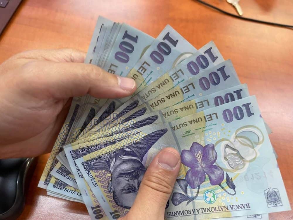 Câți bani cash ar trebui să avem în casă: Recomandările autorităților pentru situații de criză